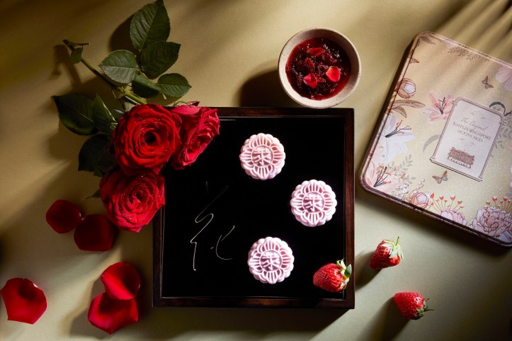 Da Li Rose and Strawberry Chocolate Snow-Skin Mooncake