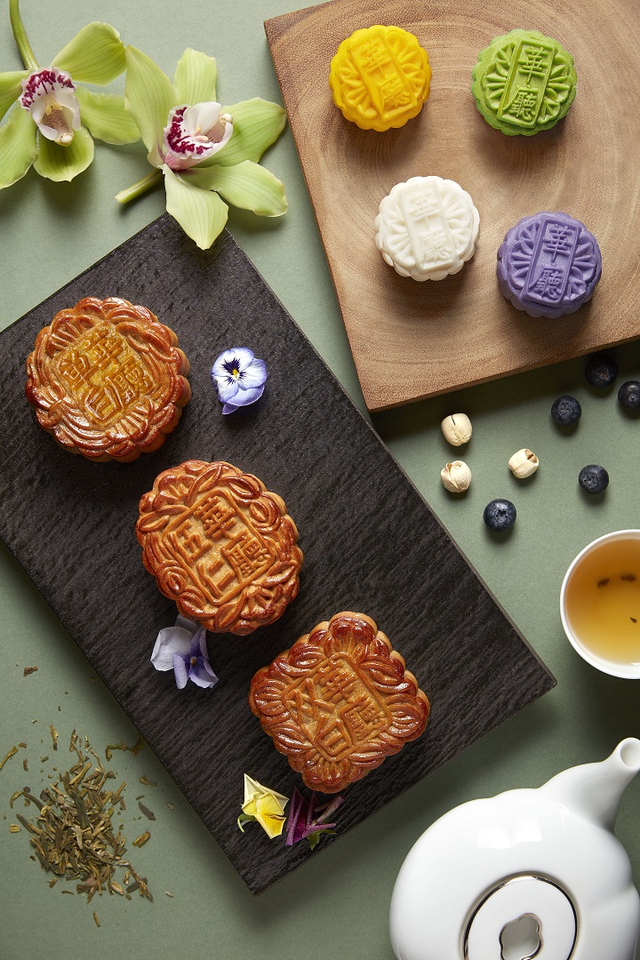Assorted Traditional Baked &amp; Mini Snowskin Mooncakes