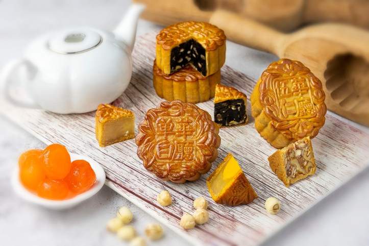 Assorted Traditional Baked Mooncakes3