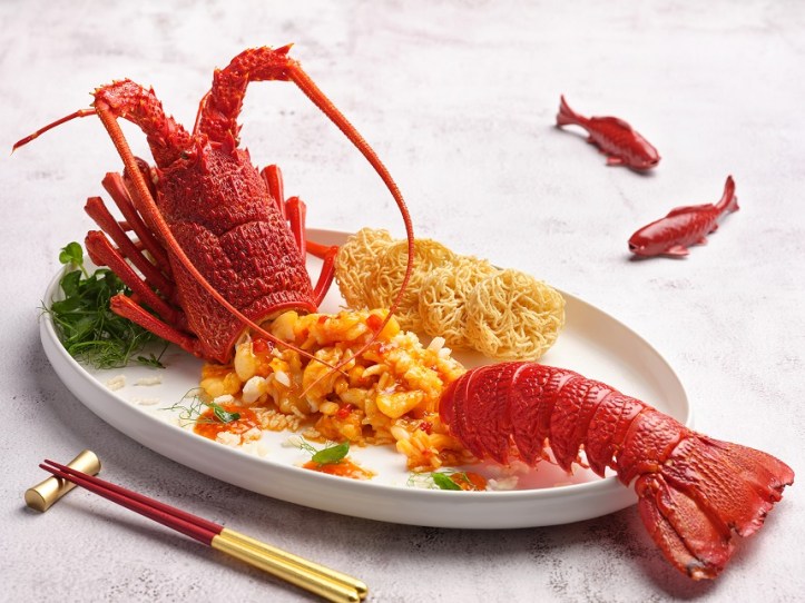 Jiang-Nan Chun - Wok-fried Australian Lobster with Chilli Sauce and Crispy Noodles