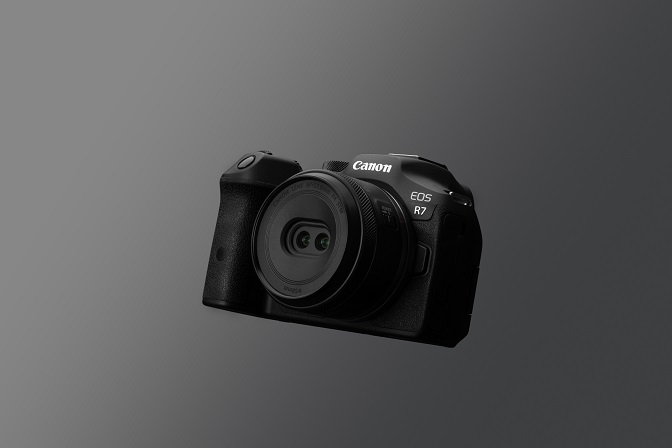 RF-S7.8mm f4 STM Dual